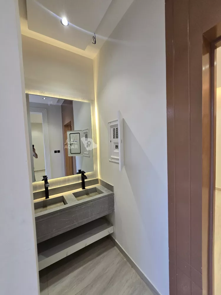 Villa for Sale in Riyadh Al Uraija Al Gharbiyah 24