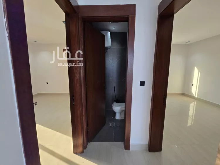 فيلا للبيع في شارع أبي كبير, حي العريجاء الغربي, مدينة الرياض, منطقة الرياض صورة 2