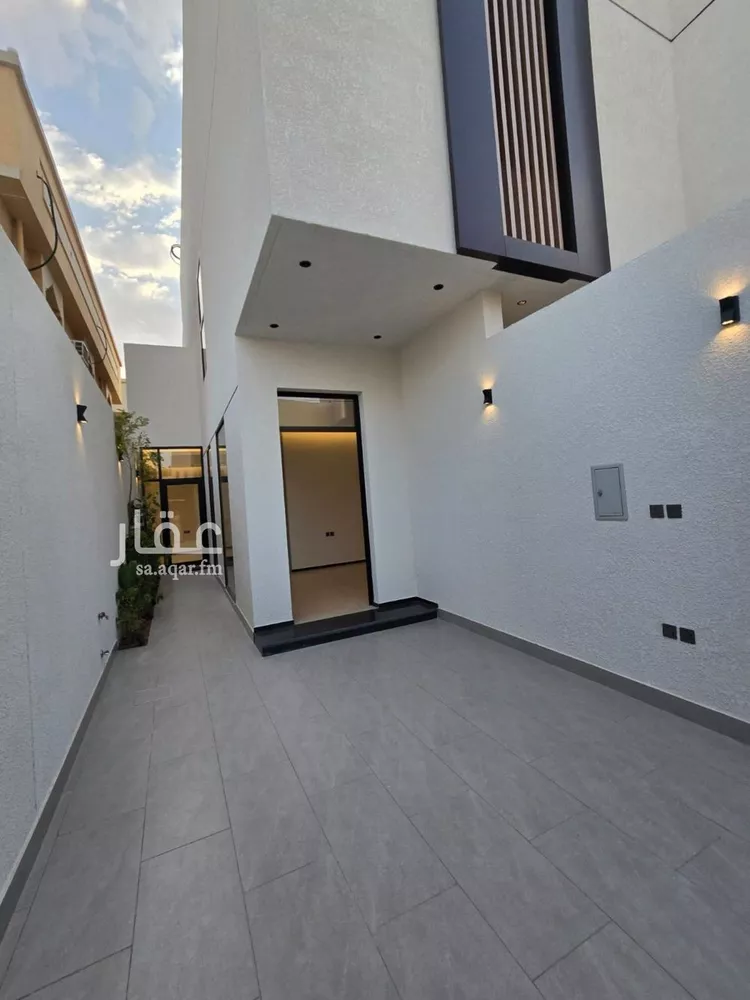 Floor for Sale in Riyadh Al Uraija Al Gharbiyah صورة 3