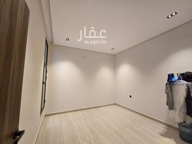 دور للبيع في شارع حسان الأسلمي, حي ظهرة البديعة, مدينة الرياض, منطقة الرياض 8