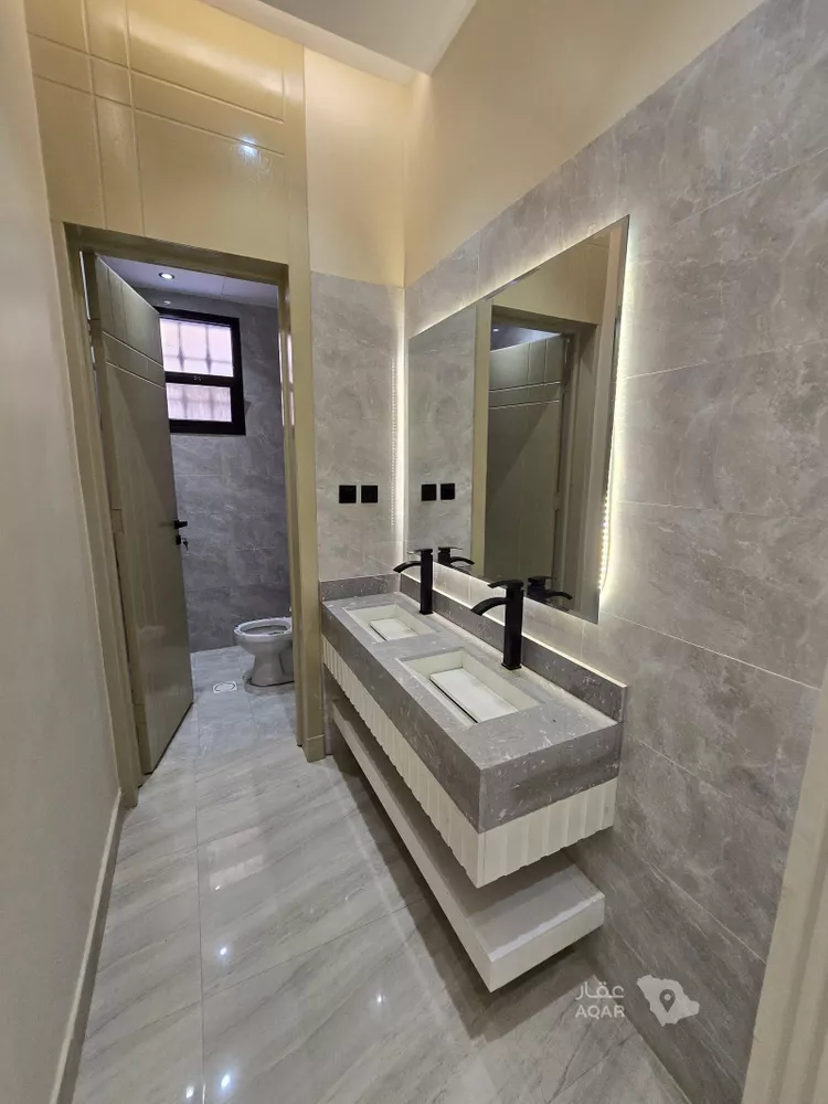 Villa for Sale in Riyadh Al Uraija Al Gharbiyah 26