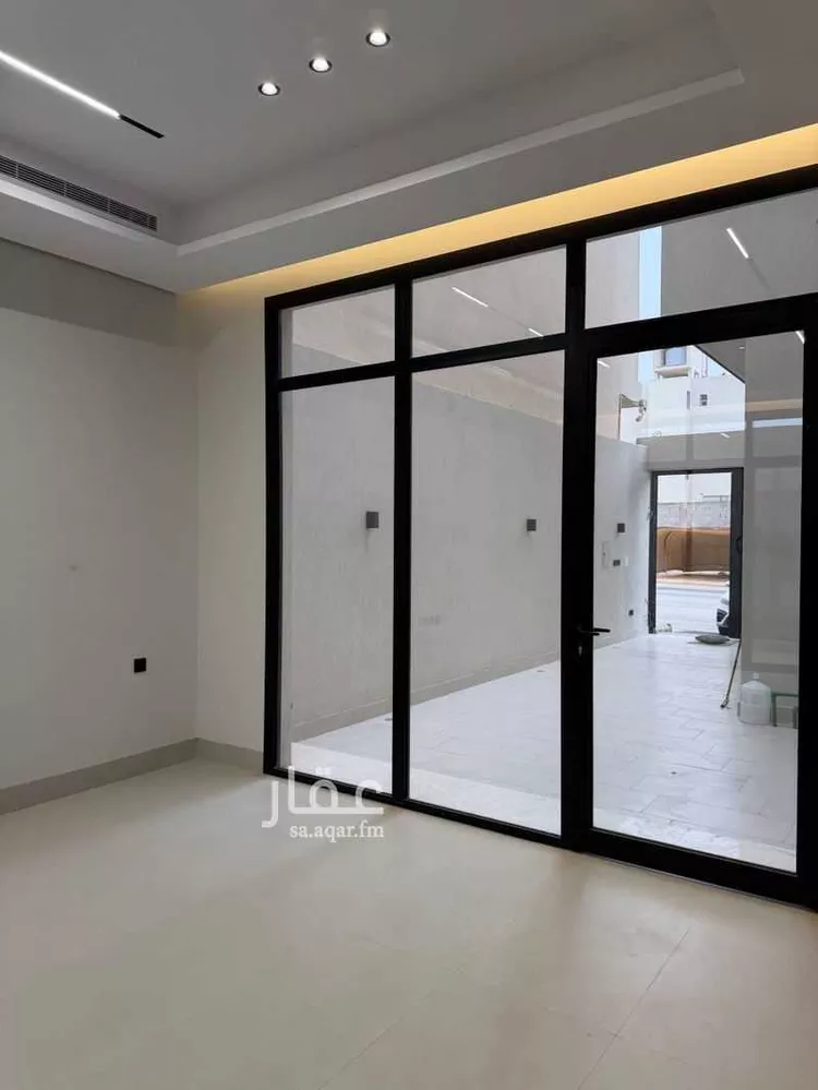 فيلا للبيع في شارع أبي بكر بن فتحون, حي المهدية, مدينة الرياض, منطقة الرياض صورة 3