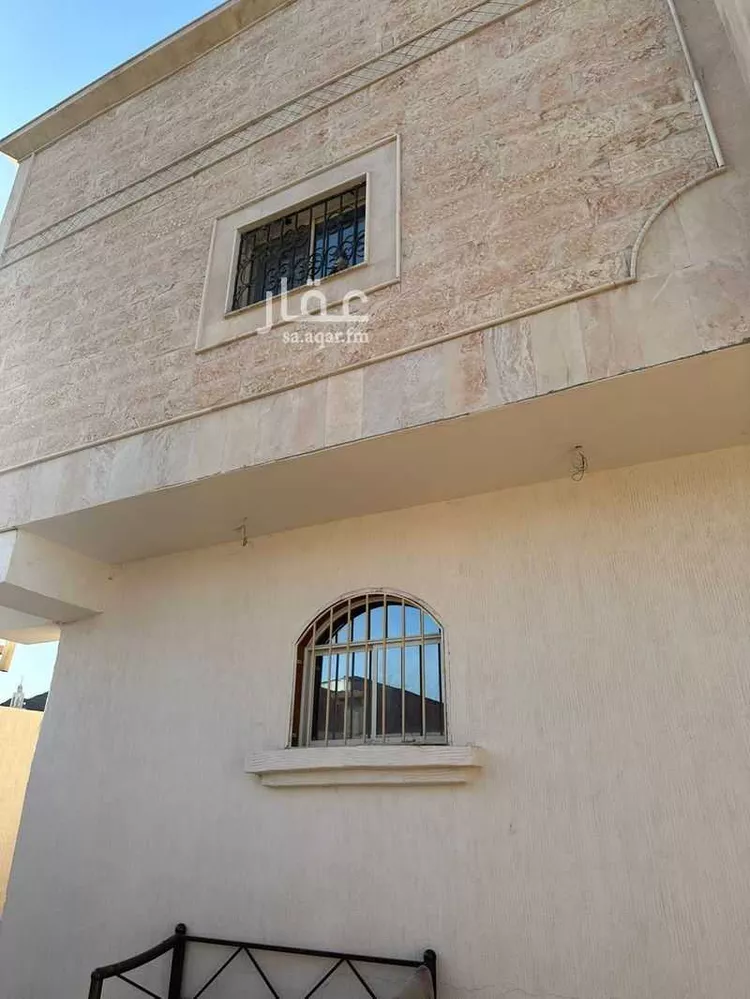 فيلا للبيع في شارع عبد الرحمن بن زيد بن العجلاني, حي الزهرة, مدينة المدينة المنورة, منطقة المدينة المنورة صورة 2