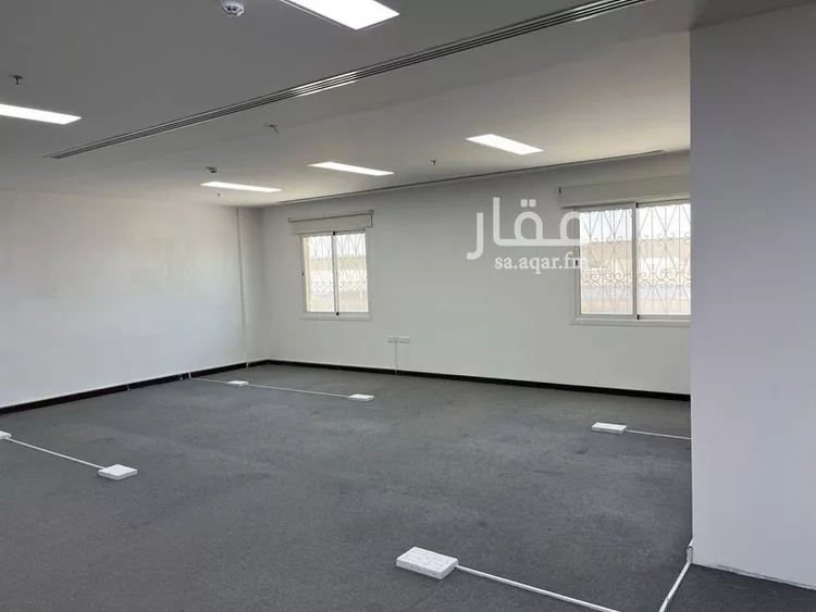 مكتب تجاري للإيجار في شارع طريق الملك عبدالعزيز, حي الغدير, مدينة الرياض, منطقة الرياض صورة 4