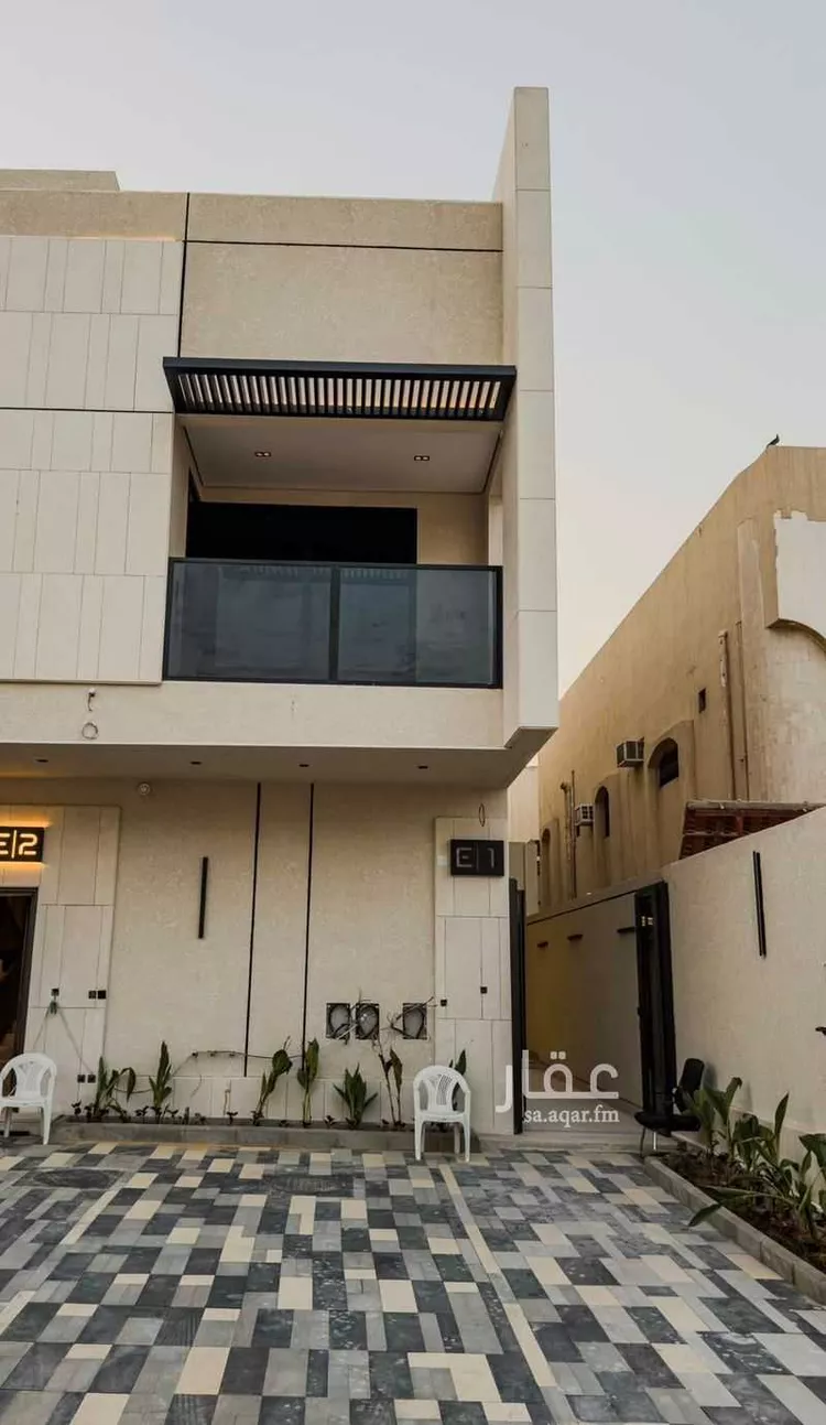 دور للبيع في شارع عبدالرحمن بن هديان, حي ظهرة البديعة, مدينة الرياض, منطقة الرياض 1 صورة