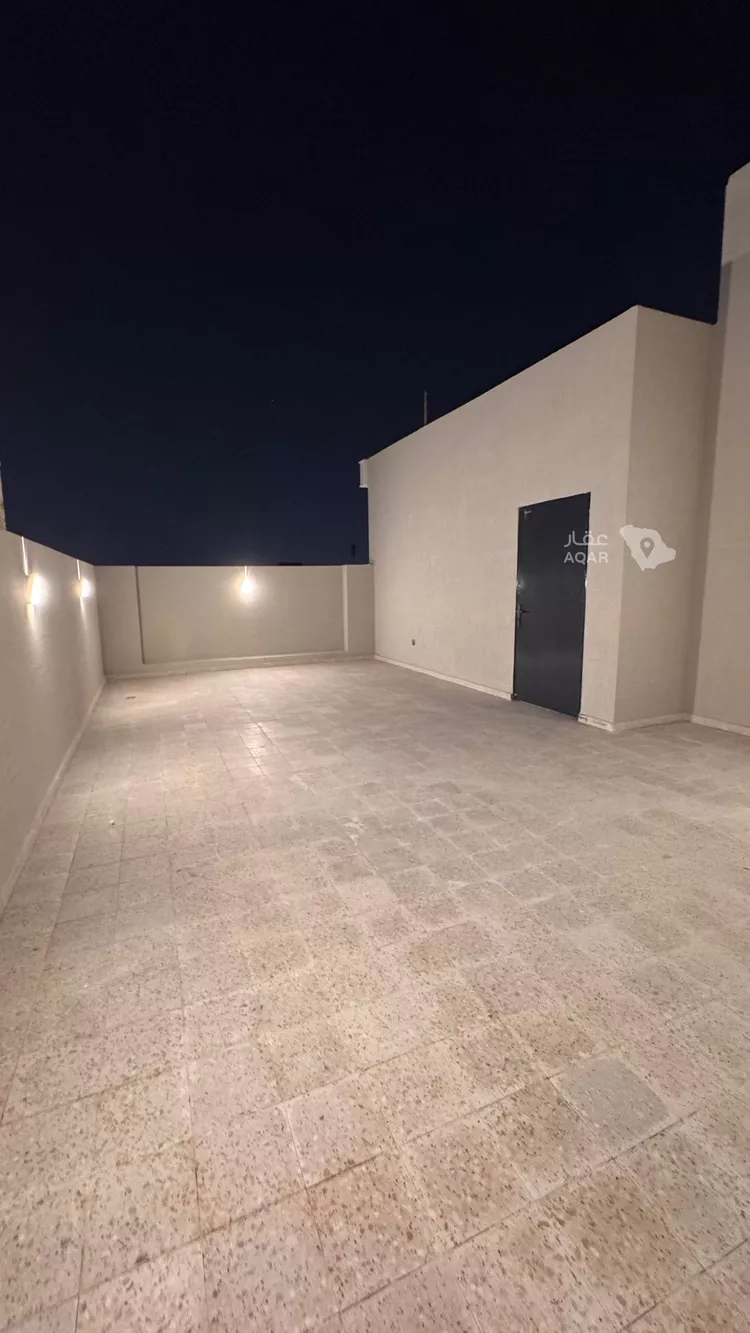 Floor for Sale in Riyadh Al Khaleej 16