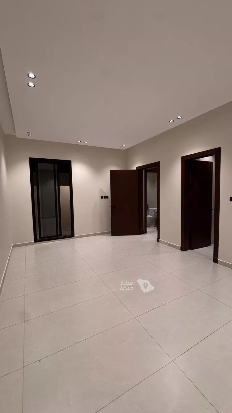 Floor for Sale in Riyadh Al Khaleej 17