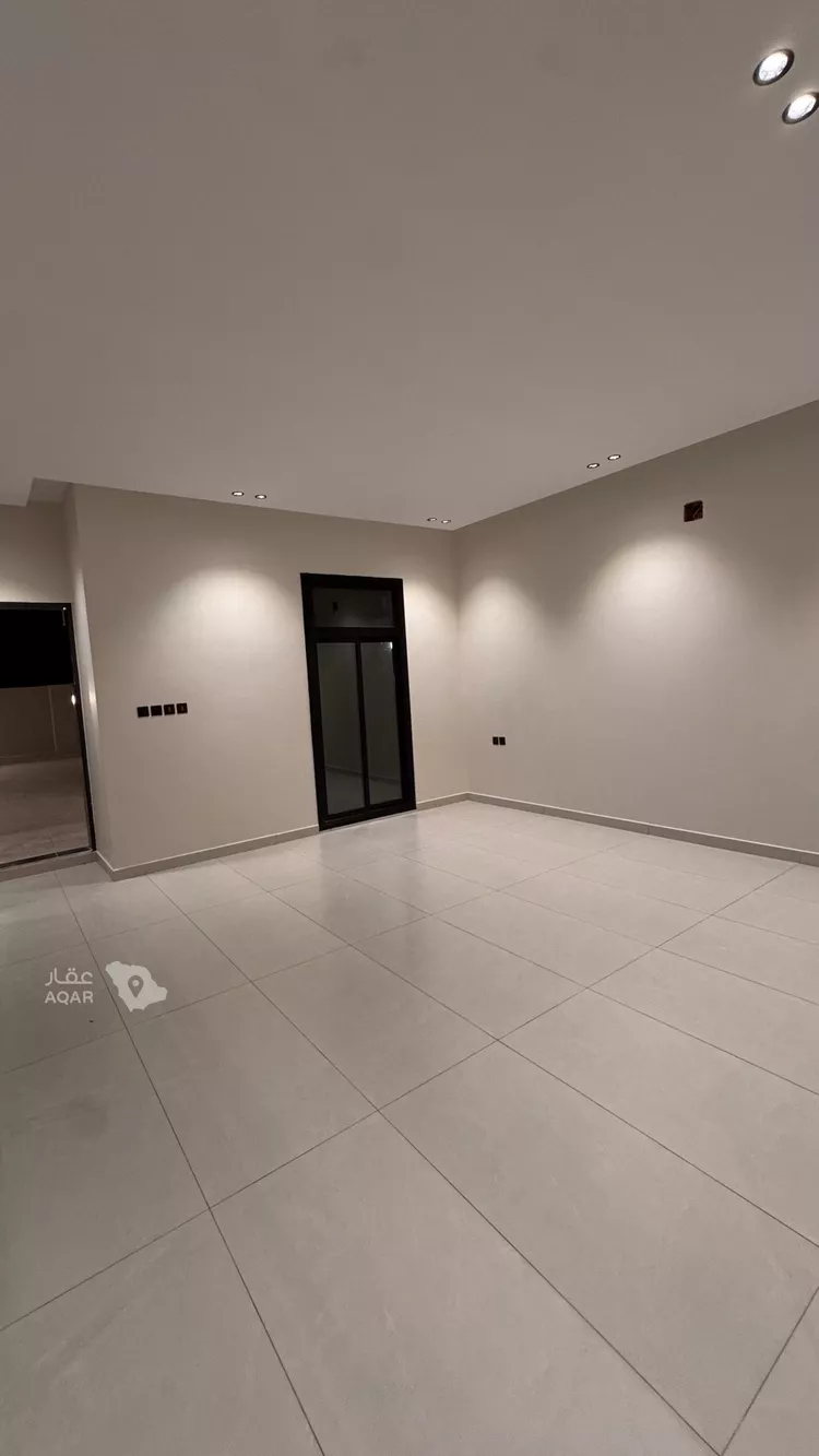 Floor for Sale in Riyadh Al Khaleej 18
