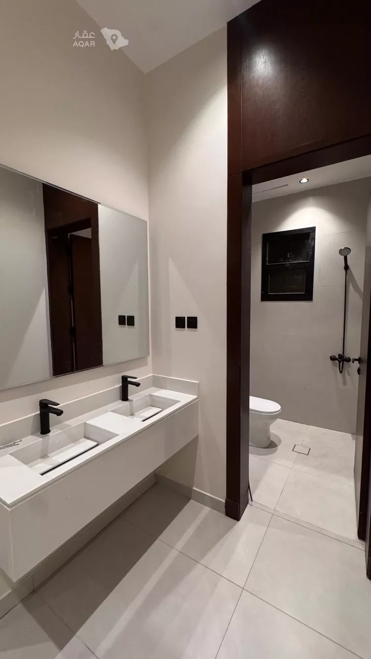 Floor for Sale in Riyadh Al Khaleej 13