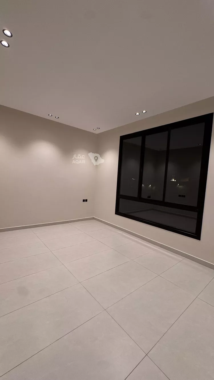 Floor for Sale in Riyadh Al Khaleej 7