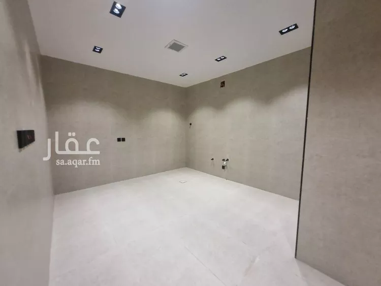 Floor for Sale in Riyadh Ar Rimal 7