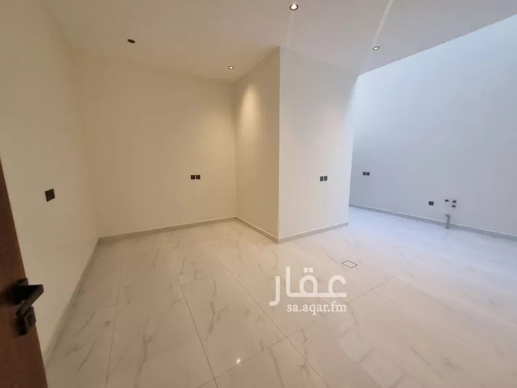 دور للبيع في شارع حمزة القبيطي, حي الرمال, مدينة الرياض, منطقة الرياض صورة 3