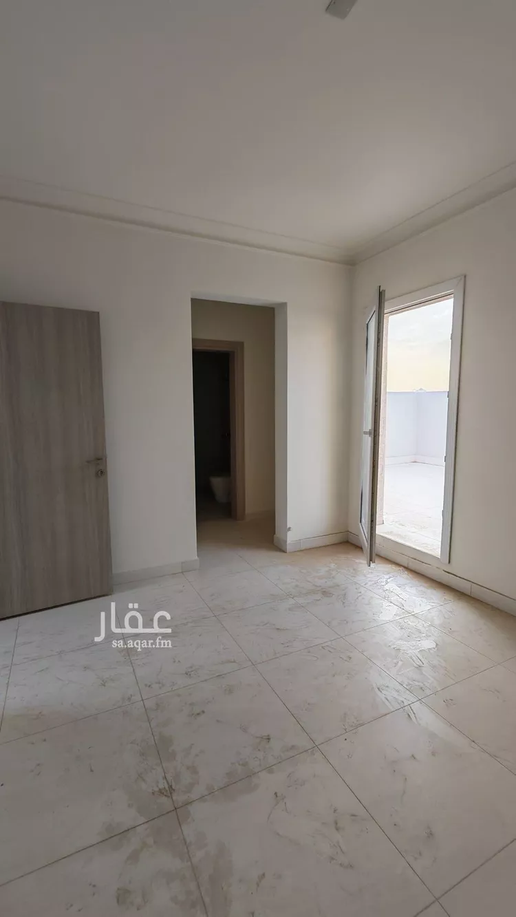 فيلا للإيجار في شارع عبدالرحمن بن وردان, حي مطار الملك خالد الدولي, مدينة الرياض, منطقة الرياض 11