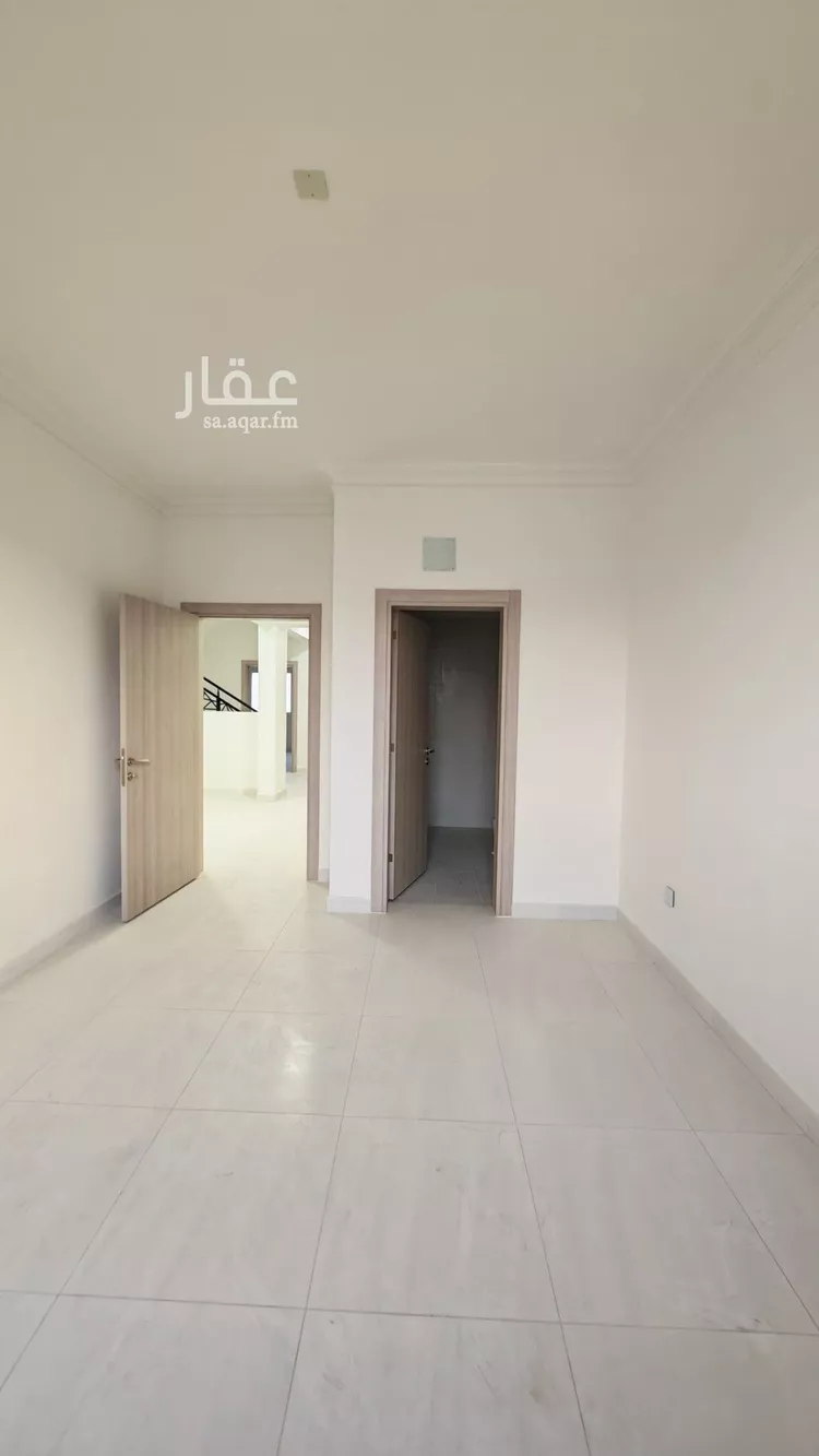 فيلا للإيجار في شارع عبدالرحمن بن وردان, حي مطار الملك خالد الدولي, مدينة الرياض, منطقة الرياض 8