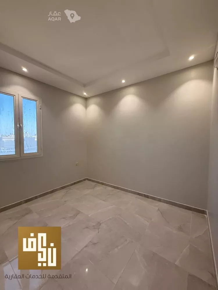 Floor for Rent in Riyadh Al Qirawan 4