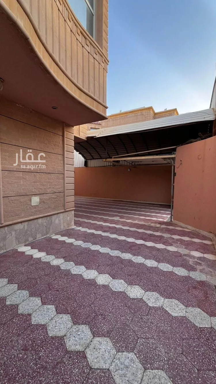 فيلا للبيع في شارع شعران, حي إشبيلية, مدينة الرياض, منطقة الرياض صورة 3