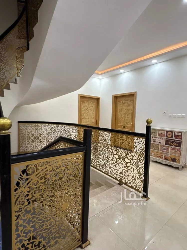 فيلا للبيع في شارع أبي الفتوح الطوسي, حي المهدية, مدينة الرياض, منطقة الرياض صورة 2
