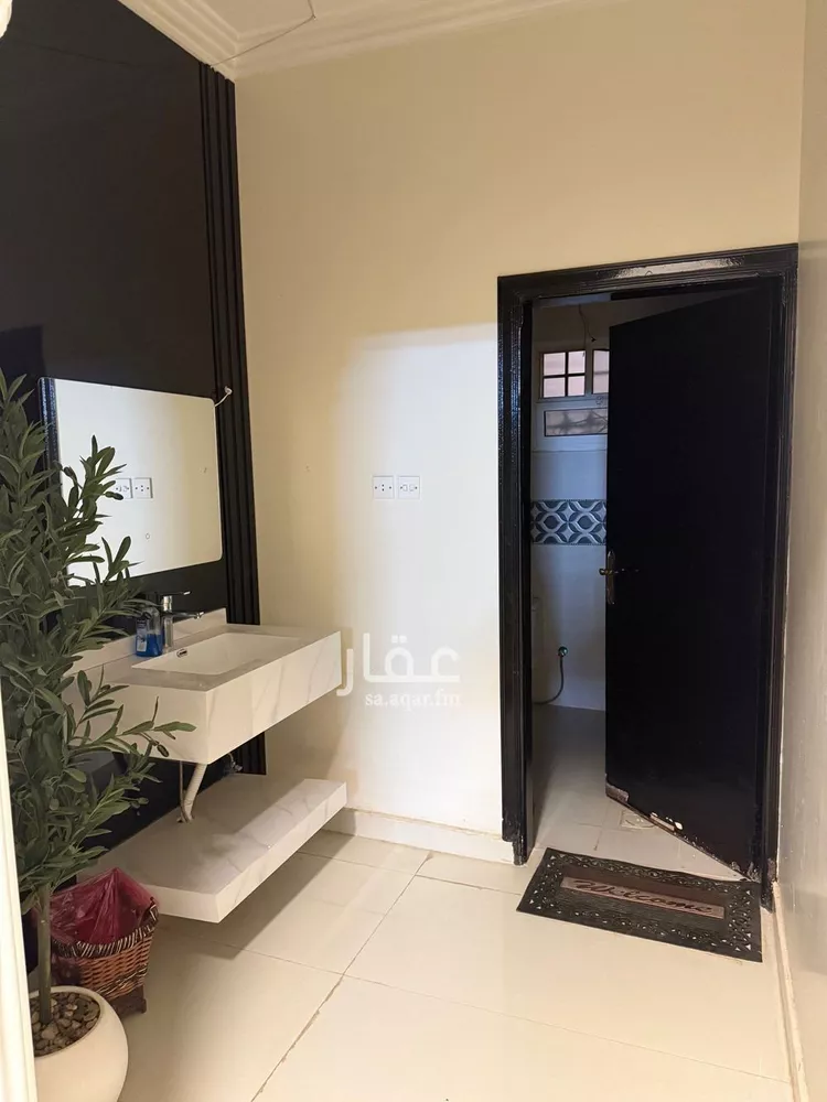 فيلا للبيع في شارع أبي عبدالله العثماني, حي المروة, مدينة الرياض, منطقة الرياض صورة 2