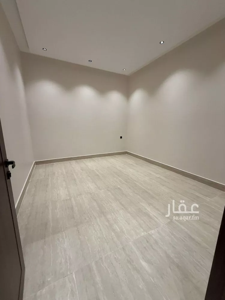 فيلا للبيع في شارع نهر السوباط, حي بدر, مدينة الرياض, منطقة الرياض صورة 2