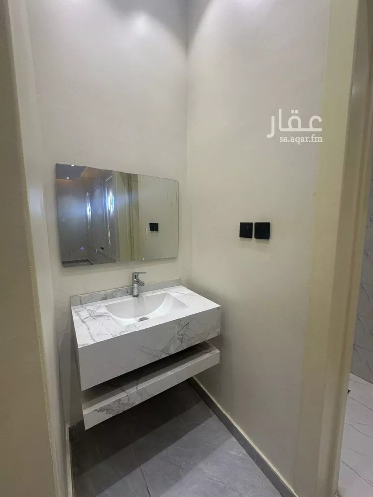 Floor for Sale in Riyadh Okaz 13