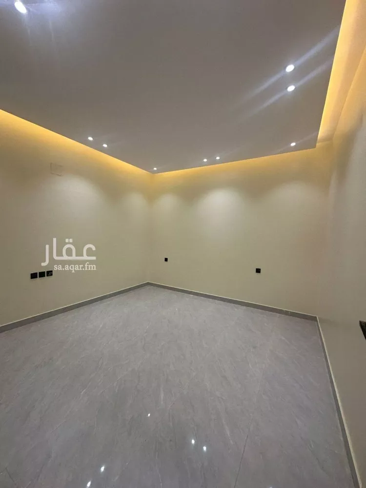 Floor for Sale in Riyadh Okaz 17