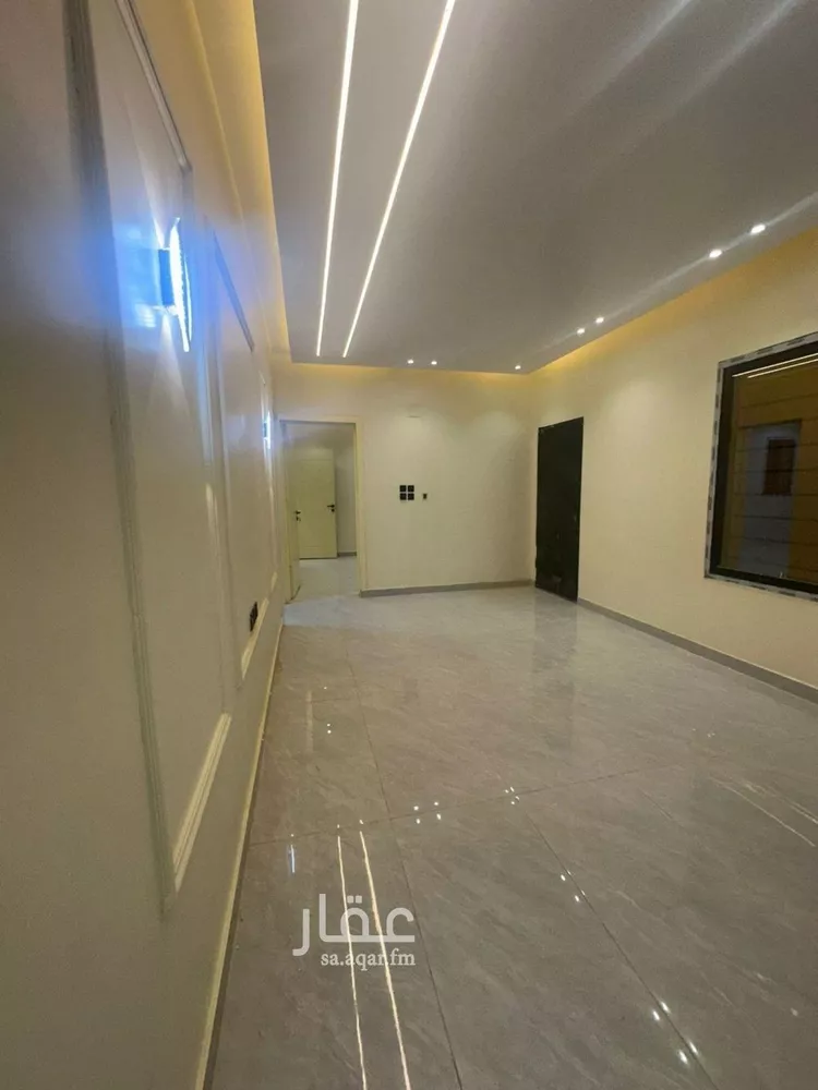 Floor for Sale in Riyadh Okaz 10