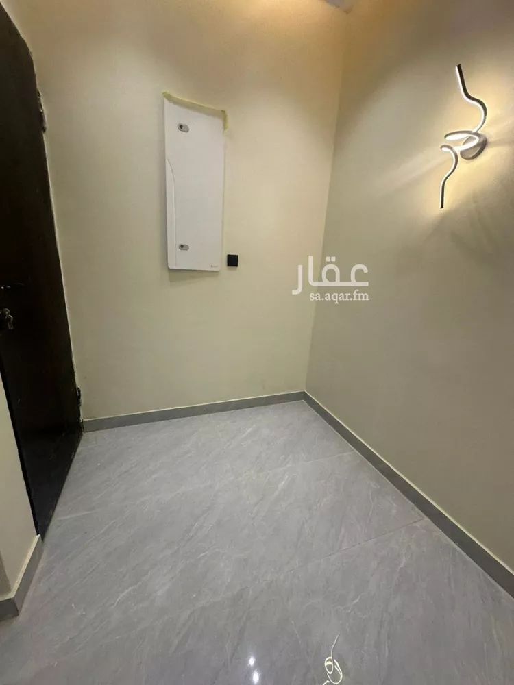 دور للبيع في شارع عبيدالله الهذلي, حي عكاظ, مدينة الرياض, منطقة الرياض صورة 3