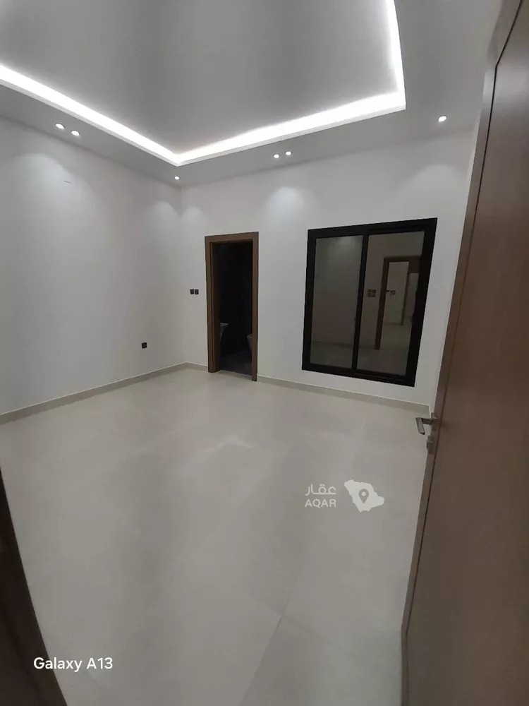 Floor for Sale in Riyadh Dirab 8