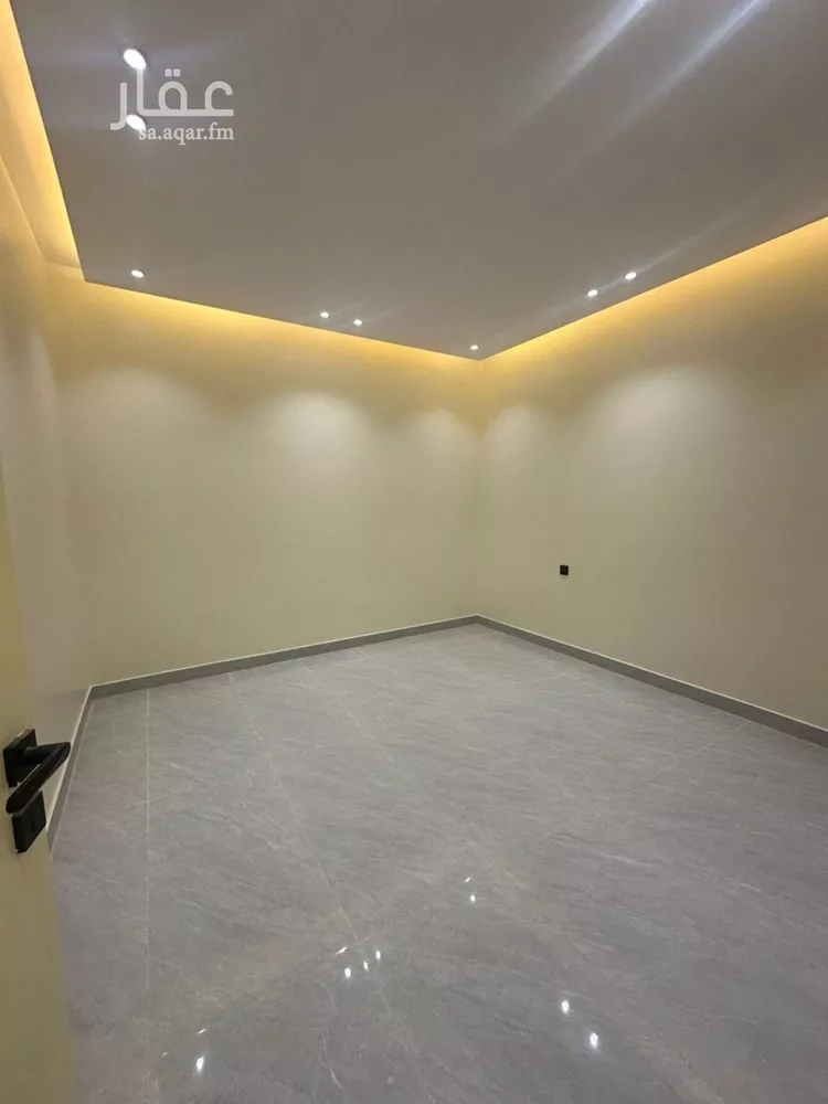 Floor for Sale in Riyadh Okaz 9