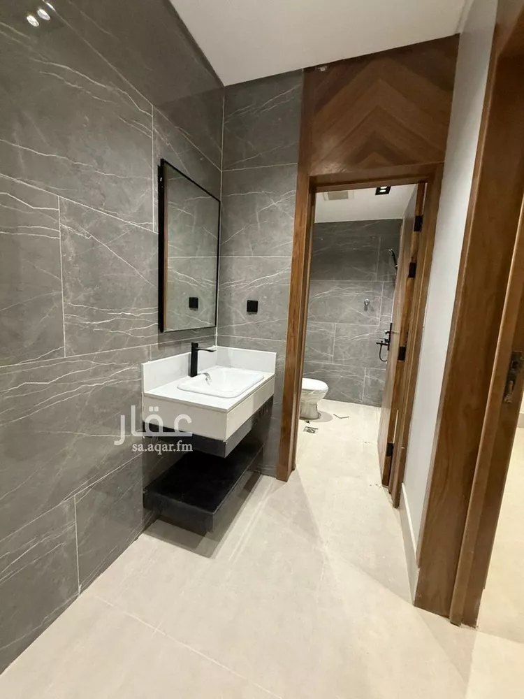 فيلا للبيع في شارع حسين الأبريقي, حي عكاظ, مدينة الرياض, منطقة الرياض صورة 4