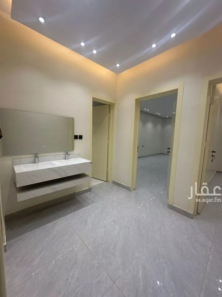 Floor for Sale in Riyadh Okaz 6