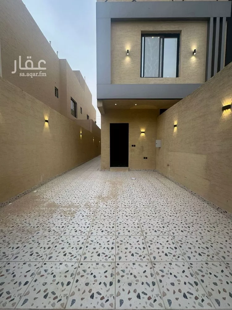 Floor for Sale in Riyadh Okaz 15