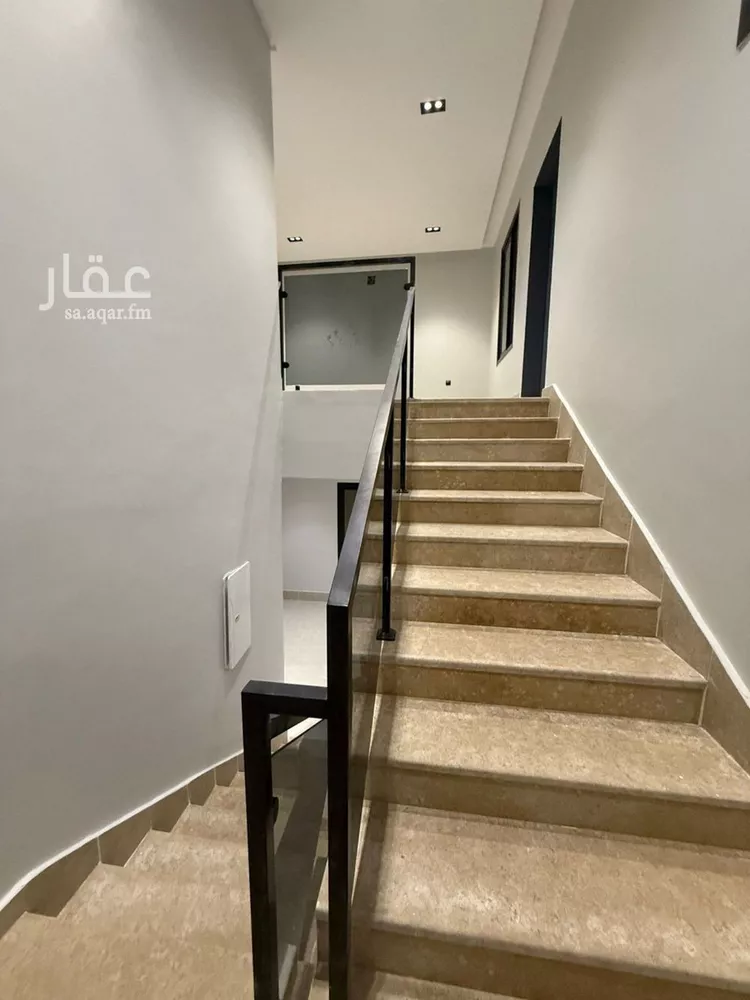 فيلا للبيع في شارع حسين الأبريقي, حي عكاظ, مدينة الرياض, منطقة الرياض