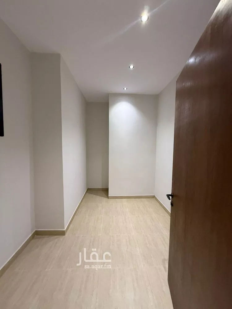 دور للبيع في شارع الاشتر النخعي, حي الرحمانية, مدينة جدة, منطقة مكة المكرمة صورة 4