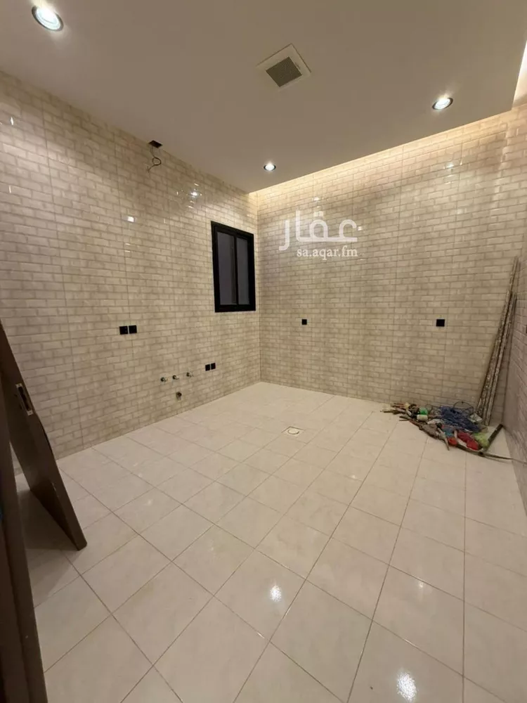 دور للبيع في شارع يوسف بن سلام, حي بدر, مدينة الرياض, منطقة الرياض 8