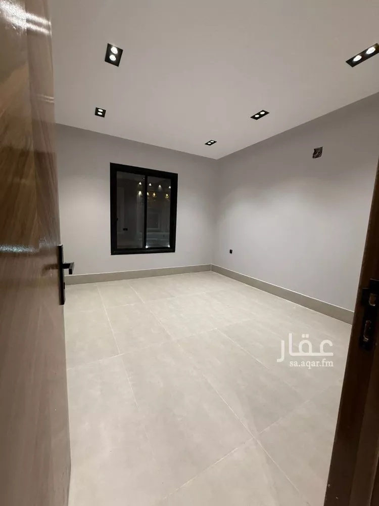فيلا للبيع في شارع حسين الأبريقي, حي عكاظ, مدينة الرياض, منطقة الرياض 9