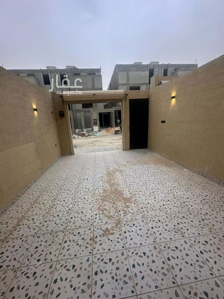 دور للبيع في شارع عبيدالله الهذلي, حي عكاظ, مدينة الرياض, منطقة الرياض 1 صورة