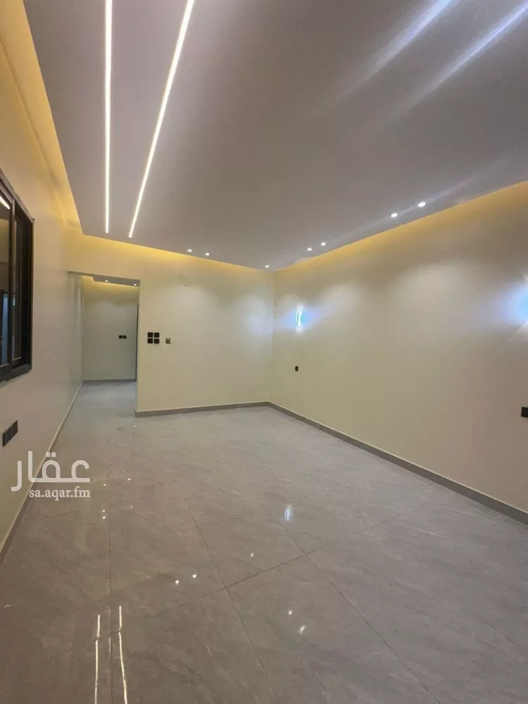 Floor for Sale in Riyadh Okaz 12