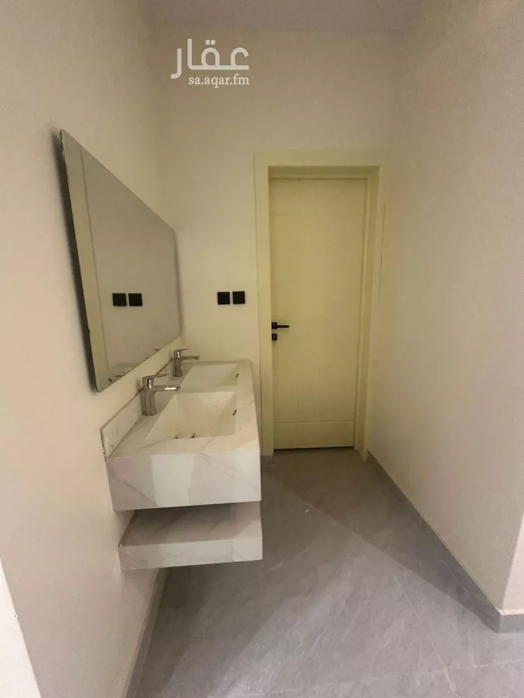 Floor for Sale in Riyadh Okaz 15