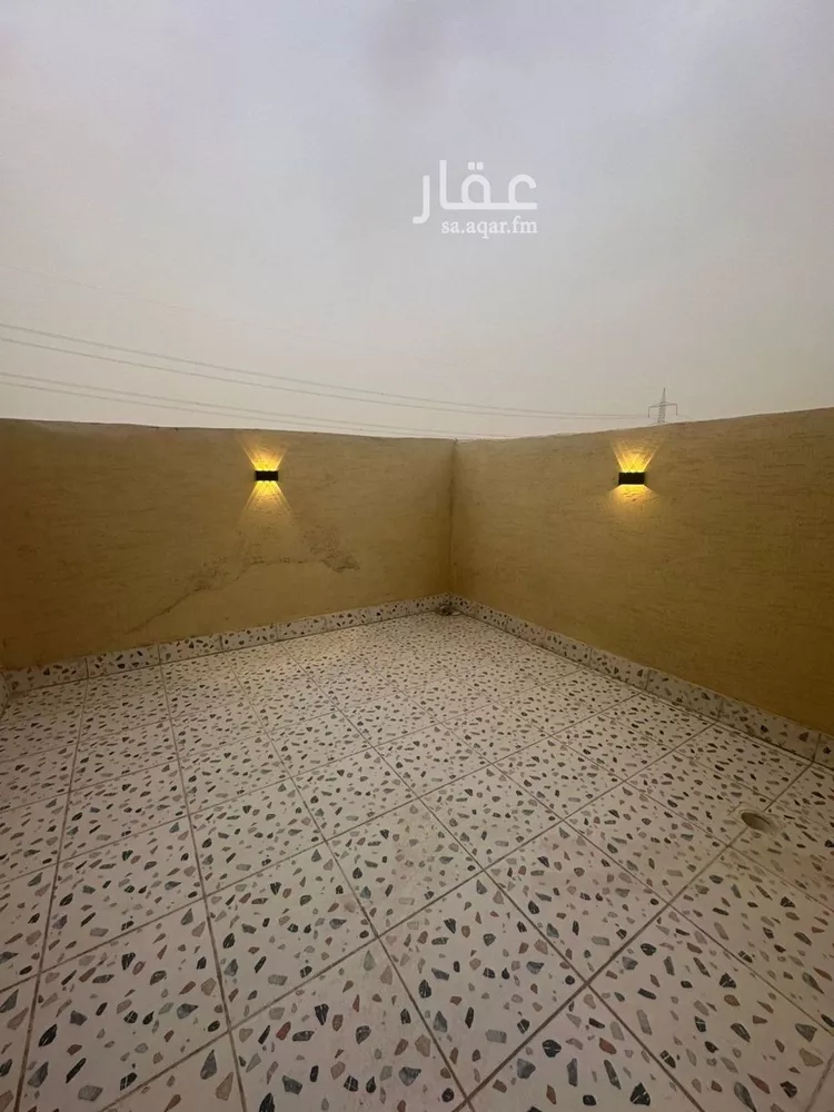 Floor for Sale in Riyadh Okaz 13