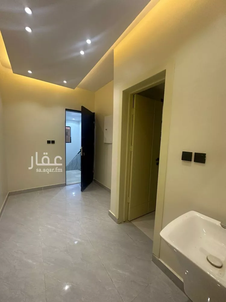 Floor for Sale in Riyadh Okaz 17