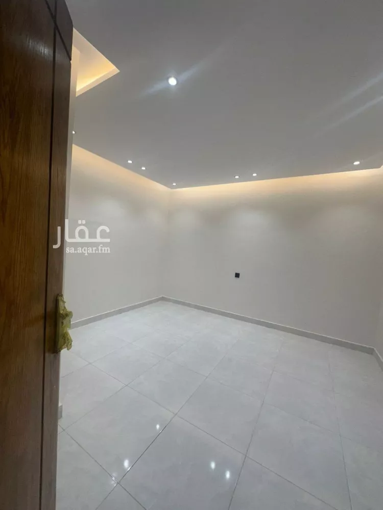 فيلا للبيع في شارع عبيدالله الهذلي, حي عكاظ, مدينة الرياض, منطقة الرياض 9