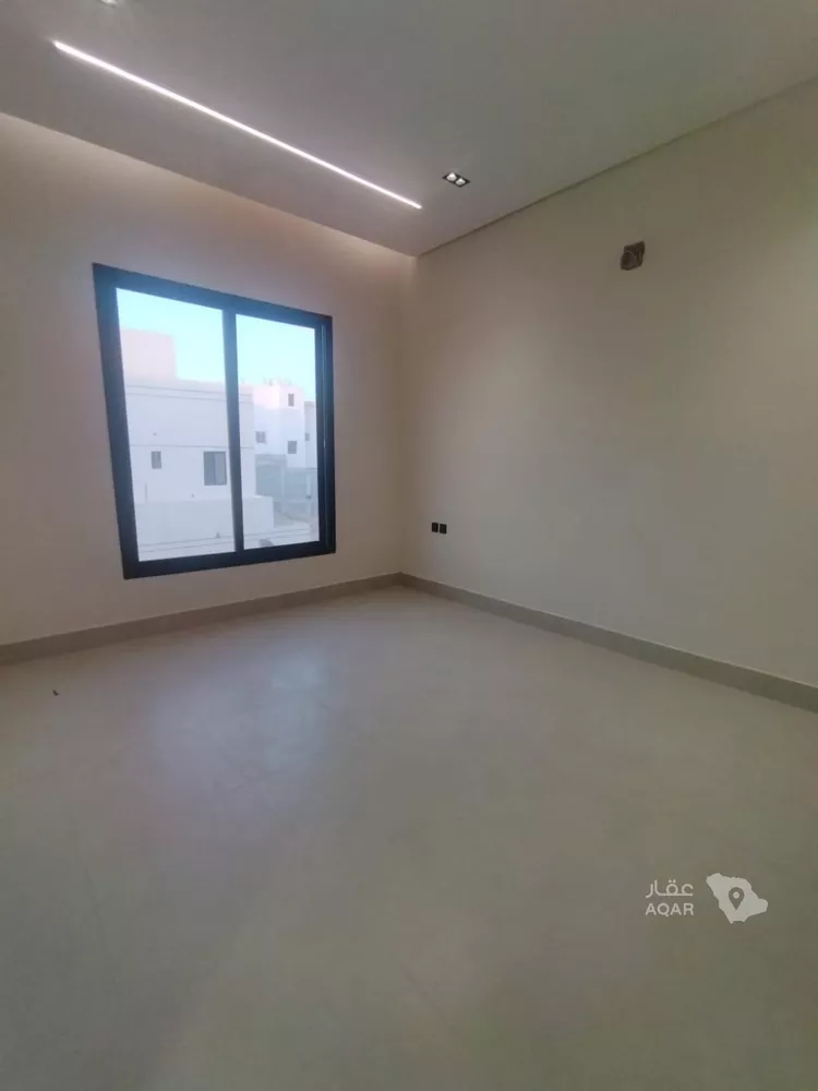 Floor for Sale in Riyadh Dirab 24