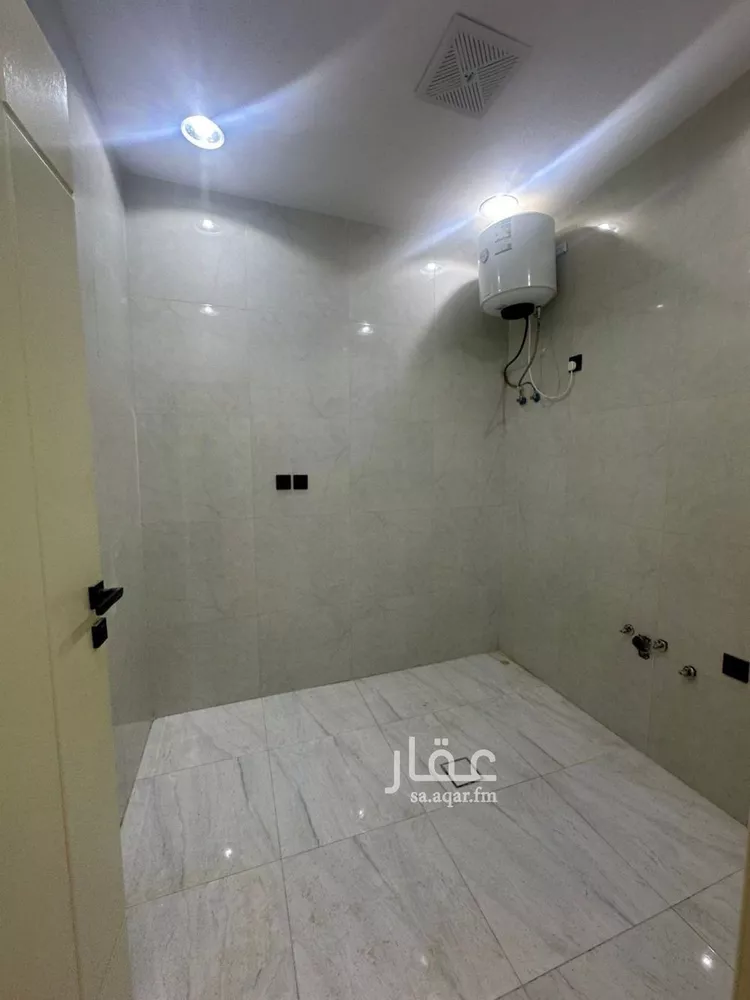 Floor for Sale in Riyadh Okaz 10