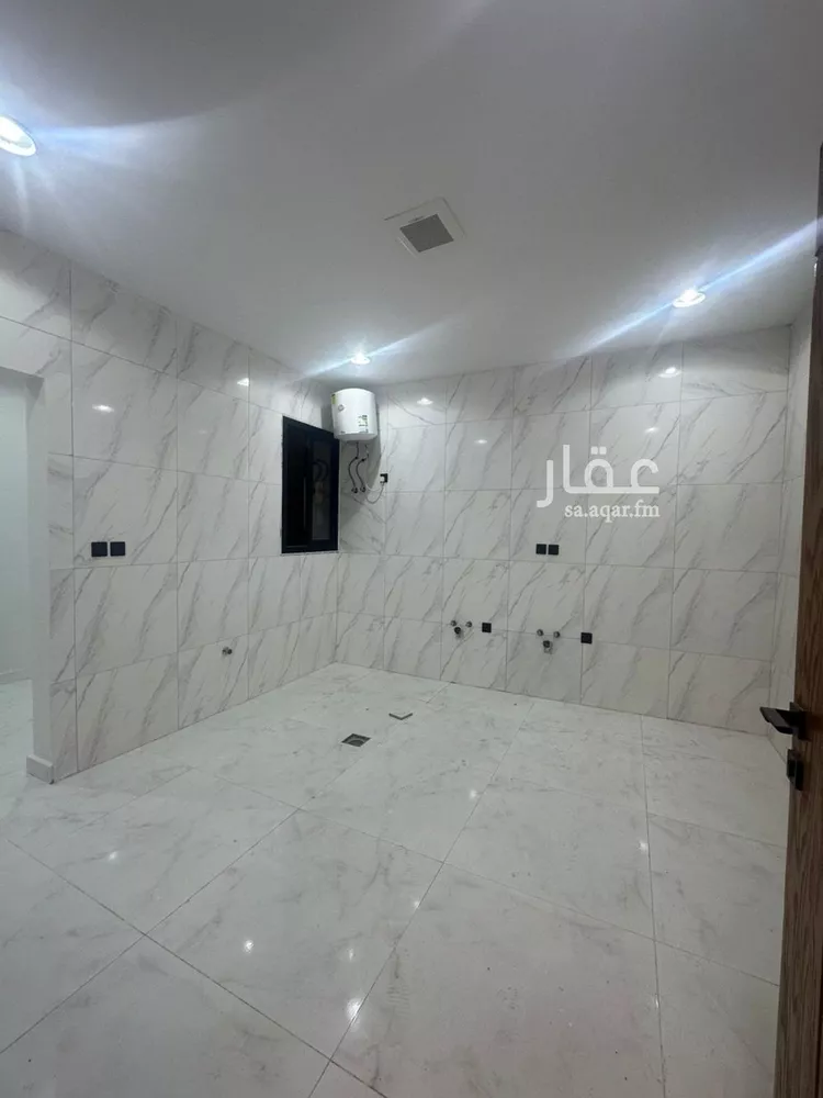 Floor for Sale in Riyadh Okaz 20