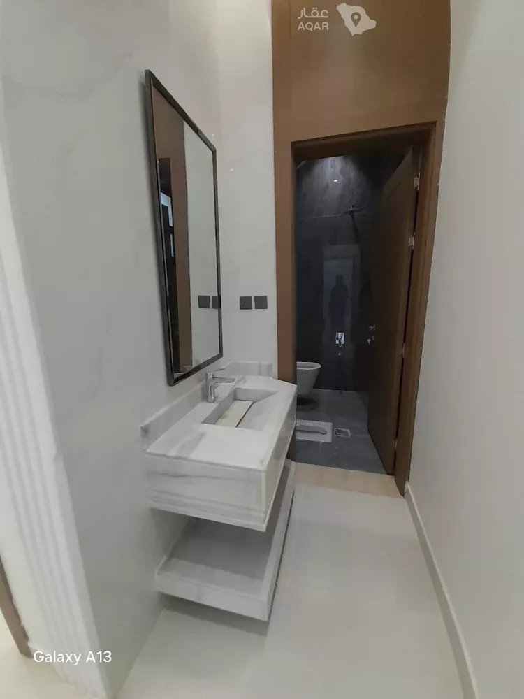 Floor for Sale in Riyadh Dirab 5