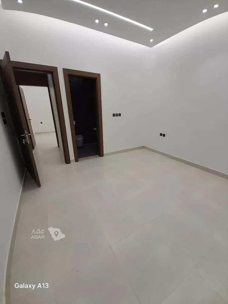 Floor for Sale in Riyadh Dirab 19