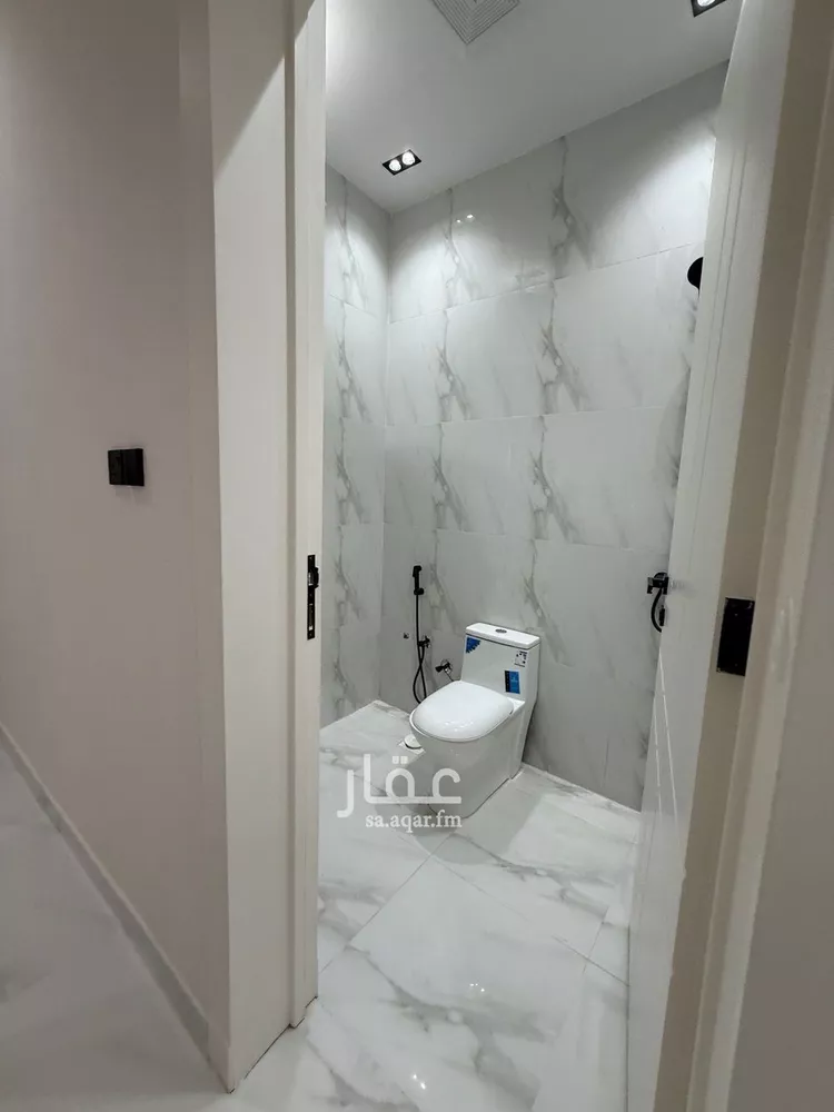 شقة للبيع في شارع محمد ابن مهيزع, حي الزهرة, مدينة الرياض, منطقة الرياض 8