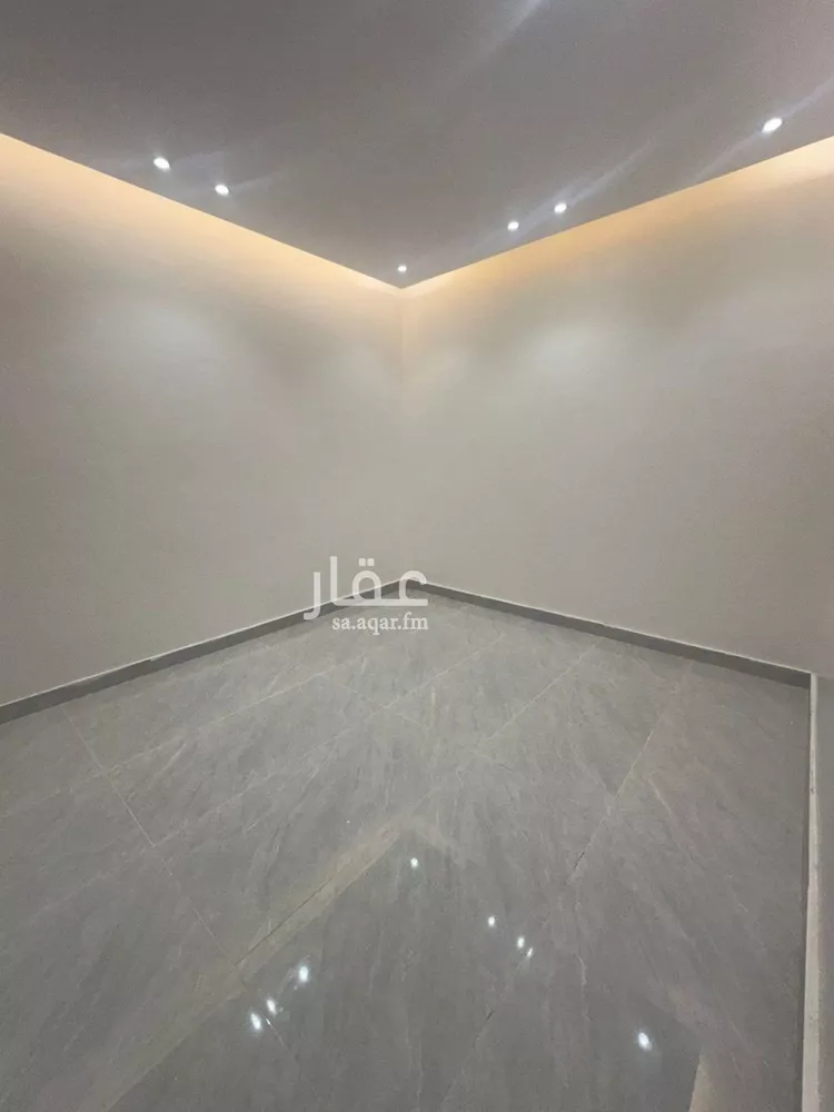 فيلا للبيع في شارع عبيدالله الهذلي, حي عكاظ, مدينة الرياض, منطقة الرياض صورة 2