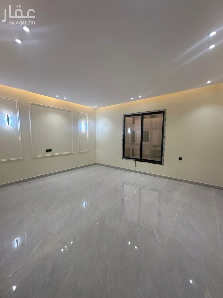 Floor for Sale in Riyadh Okaz 8